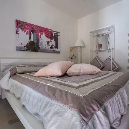 Bed & Breakfast A Pochi Passi 3*